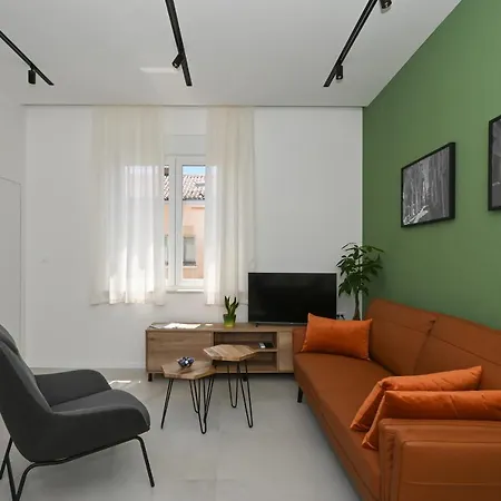 Apartment Old Town Pine
