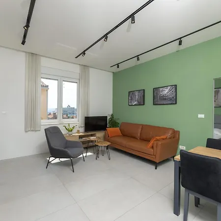 Appartement Steps From Palace & Riva - Old Town Pine Split